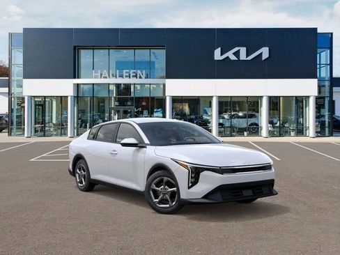 New 2026 Kia K4 LXS image 8