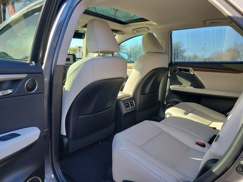 Used 2022 Lexus RX 350L Premium w/ Premium Package image 11