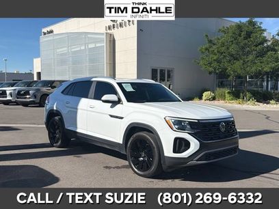 Used 2024 Volkswagen Atlas Cross Sport SE w/ Panoramic Sunroof Package