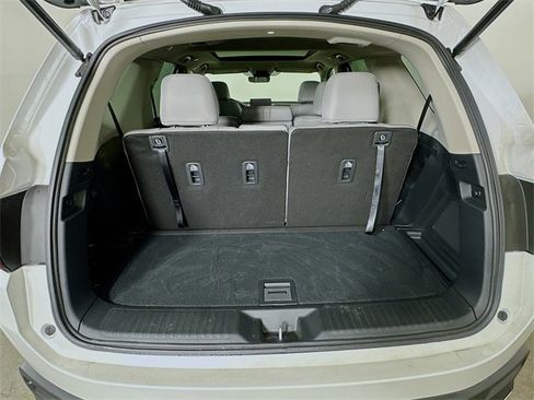 Certified 2025 Honda Pilot Touring image 34
