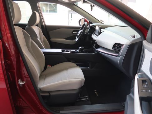 Used 2022 Nissan Rogue SV AWD/4WD image 47