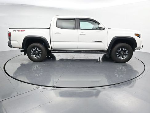 Used 2023 Toyota Tacoma TRD Off-Road AWD/4WD image 9