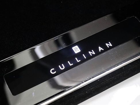 Used 2022 Rolls-Royce Cullinan w/ Cullinan Package AWD/4WD image 19