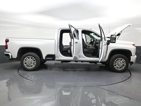 Used 2023 Chevrolet Silverado 2500 High Country w/ Z71 Off-Road Package AWD/4WD image 29