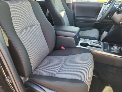 Used 2022 Toyota 4Runner SR5 AWD/4WD image 21