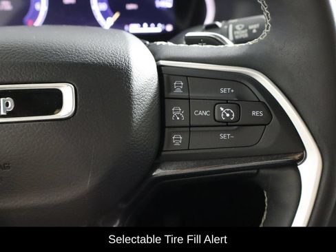 Used 2023 Jeep Grand Cherokee L Laredo w/ Luxury Tech Group I AWD/4WD image 10