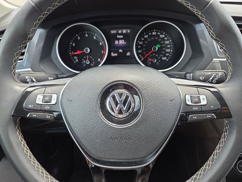 Used 2021 Volkswagen Tiguan SE AWD/4WD image 24