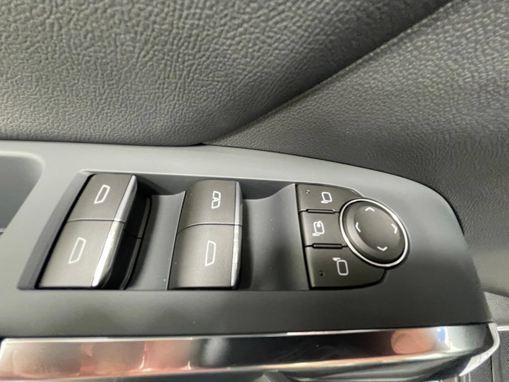 New 2026 Chevrolet Traverse RS w/ LPO, Floor Liner Package AWD/4WD image 17