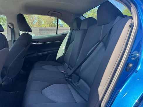 Used 2019 Toyota Camry LE FWD image 9