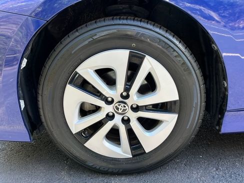 Used 2016 Toyota Prius Four FWD image 24