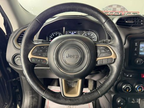Used 2017 Jeep Renegade Latitude w/ Cold Weather Group AWD/4WD image 13