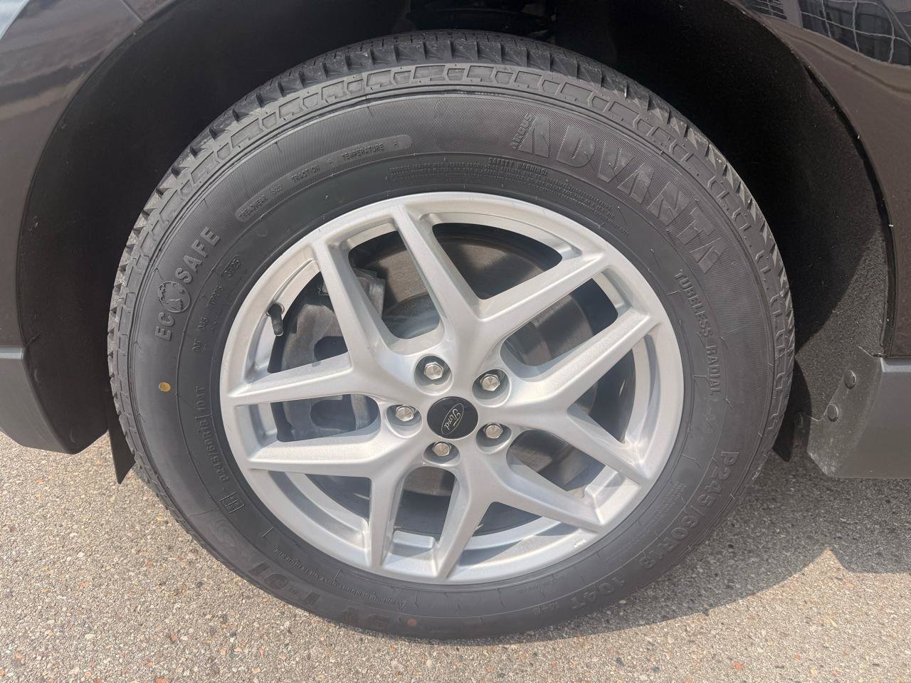 Used 2024 Ford Edge SEL AWD/4WD image 9