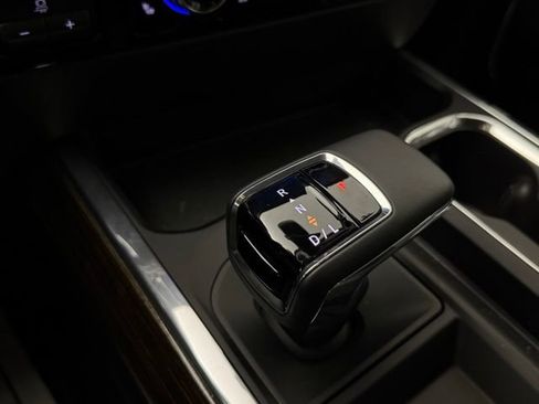 Used 2025 GMC Sierra 1500 Elevation w/ Preferred Package image 17