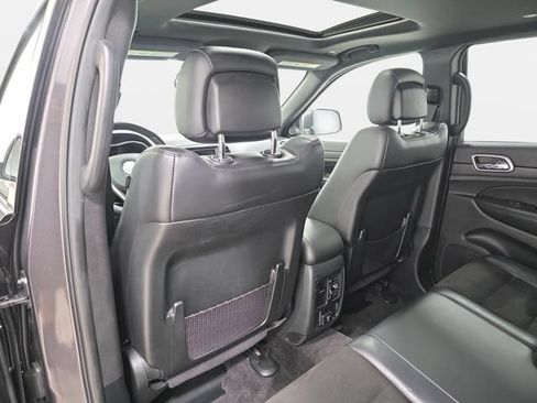 Used 2018 Jeep Grand Cherokee Altitude AWD/4WD image 12
