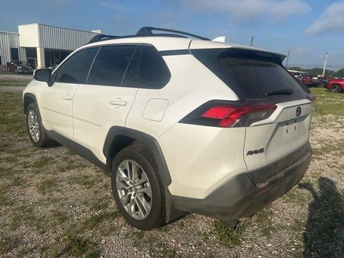 Used 2025 Toyota RAV4 XLE Premium FWD image 5