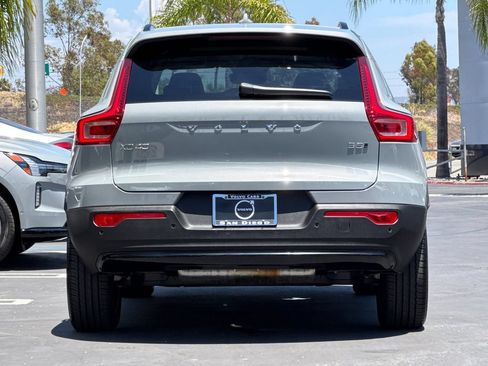 Certified 2026 Volvo XC40 B5 Plus AWD/4WD image 4