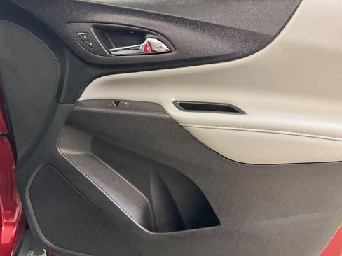Used 2020 Chevrolet Equinox Premier image 30