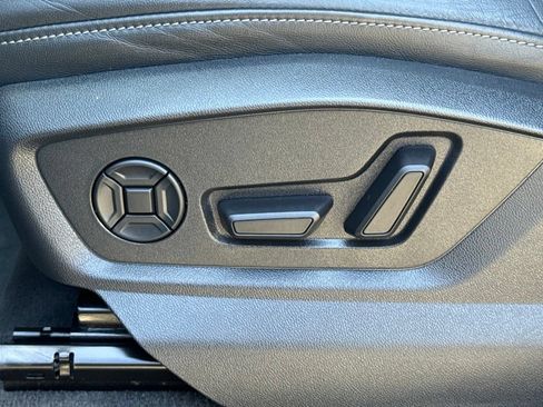 Used 2019 Audi Q8 Premium Plus w/ Premium Plus AWD/4WD image 27