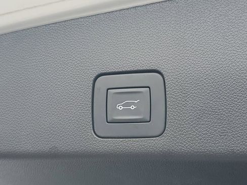 Certified 2025 Buick Encore GX Avenir w/ Avenir Convenience Package image 8