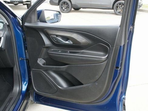Used 2023 GMC Terrain SLT FWD image 33