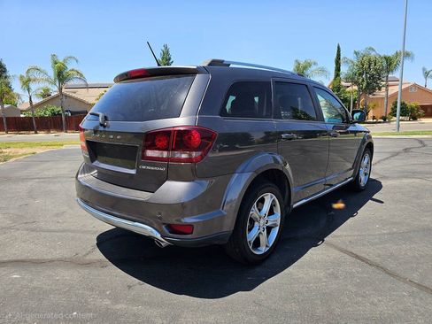 Used 2017 Dodge Journey Crossroad FWD image 5