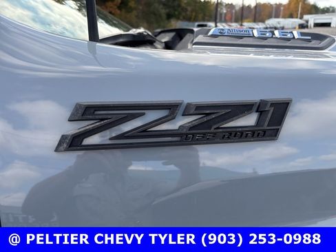 Used 2024 Chevrolet Silverado 2500 Custom w/ Custom Value Package image 11