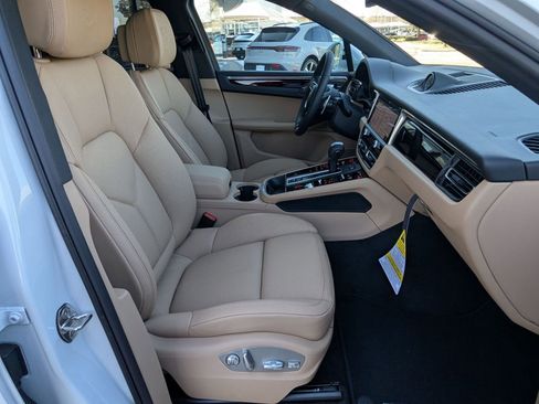 New 2026 Porsche Macan image 25