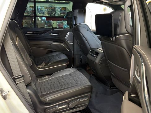 Used 2023 Cadillac Escalade V w/ LPO, ONYX Package AWD/4WD image 24