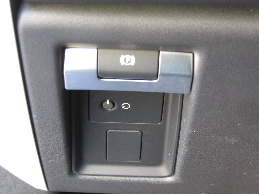 Used 2024 Land Rover Defender 110 S AWD/4WD image 36