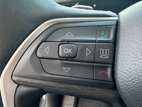 Used 2025 Jeep Grand Cherokee Limited RWD image 23