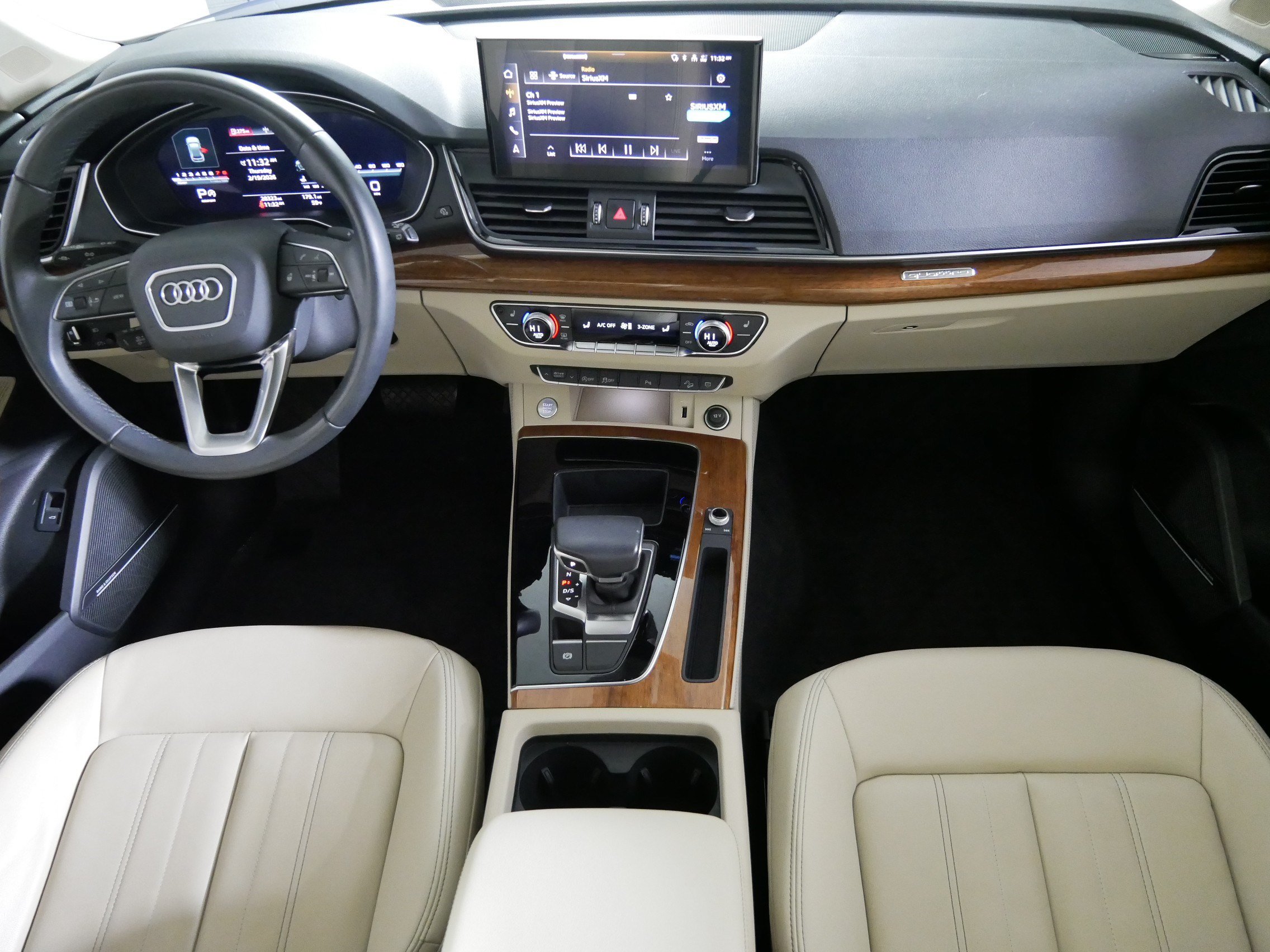 Used 2023 Audi Q5 2.0T Premium Plus w/ Premium Plus Package AWD/4WD image 10