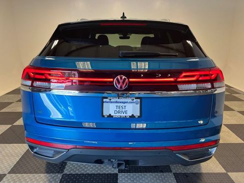 Used 2024 Volkswagen Atlas Cross Sport SE FWD image 4