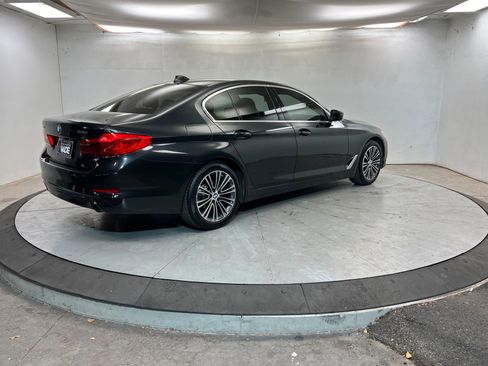 Used 2019 BMW 530i xDrive w/ Convenience Package image 5