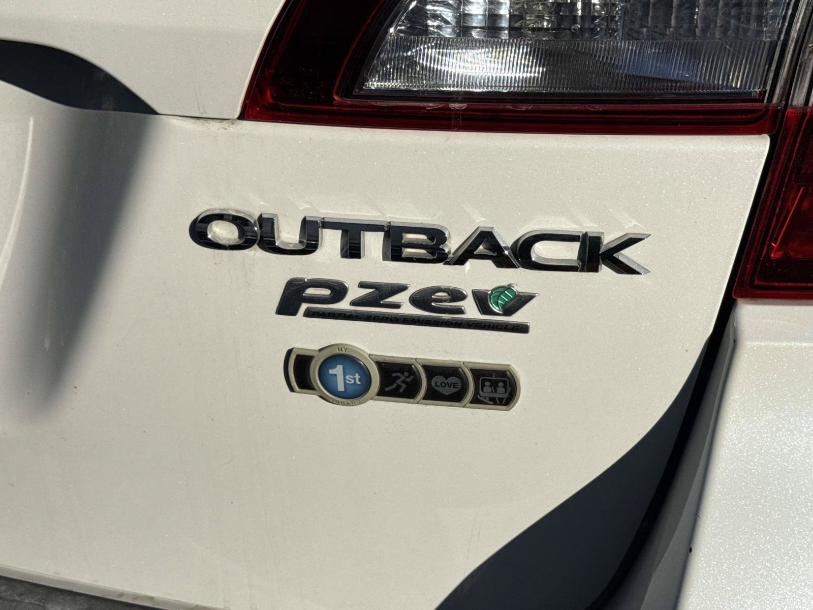 Used 2017 Subaru Outback 2.5i Limited AWD/4WD image 6