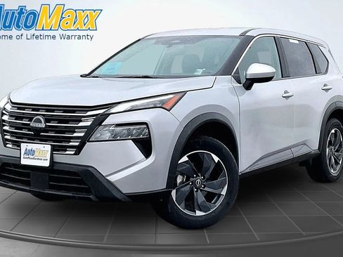 Used 2024 Nissan Rogue SV AWD/4WD image 1