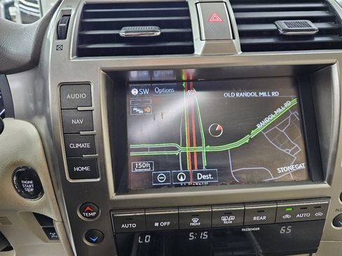 Used 2017 Lexus GX 460 image 32