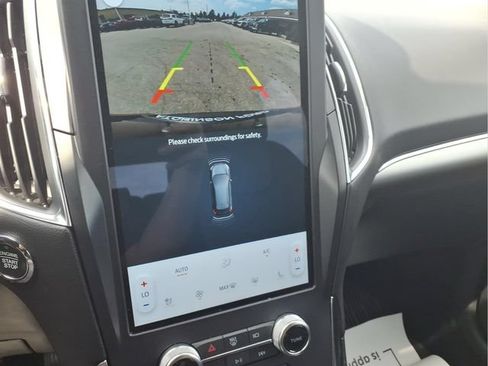 Certified 2024 Ford Edge Titanium AWD/4WD image 18