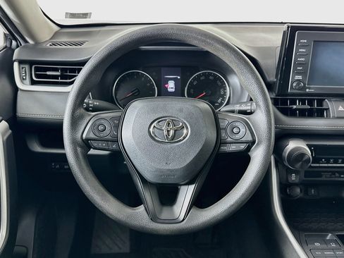 Used 2022 Toyota RAV4 LE w/ Carpet Mat Package (TMS) AWD/4WD image 17