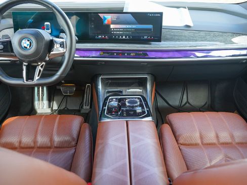 Used 2024 BMW 750e xDrive w/ Executive Package image 19