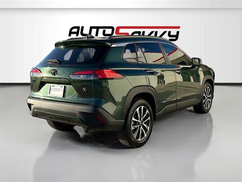 Used 2022 Toyota Corolla Cross XLE w/ Convenience Package image 7
