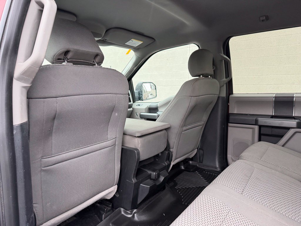 Used 2017 Ford F150 XLT AWD/4WD image 22