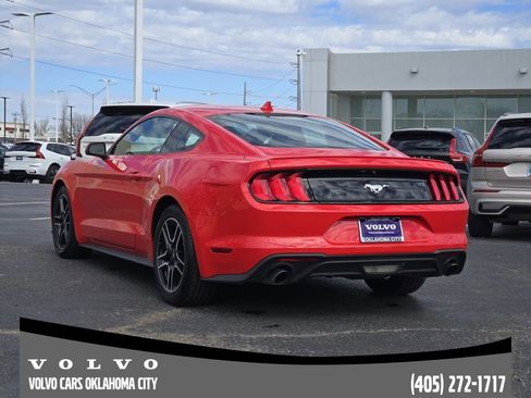 Used 2022 Ford Mustang Premium image 4