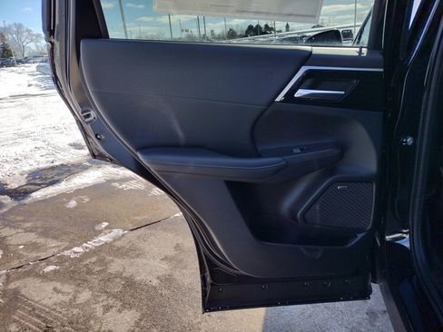 New 2026 Mitsubishi Outlander SE image 28