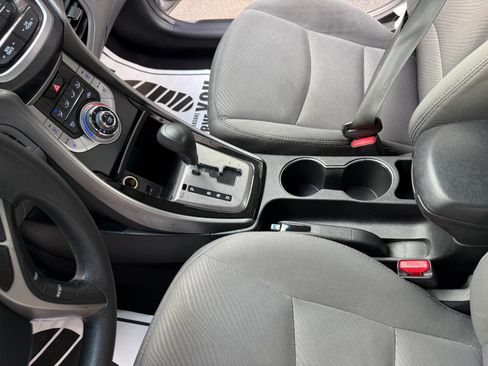 Used 2013 Hyundai Elantra GLS w/ Preferred Pkg FWD image 10