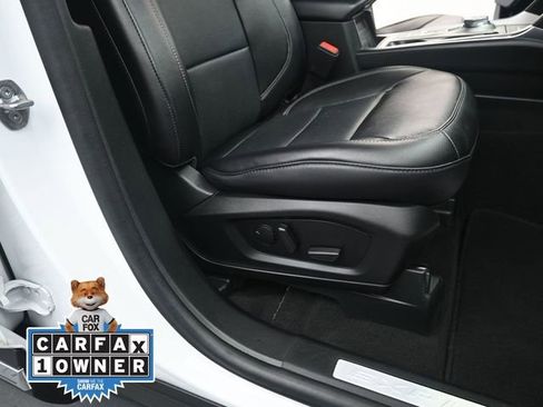 Used 2024 Ford Explorer Limited image 18