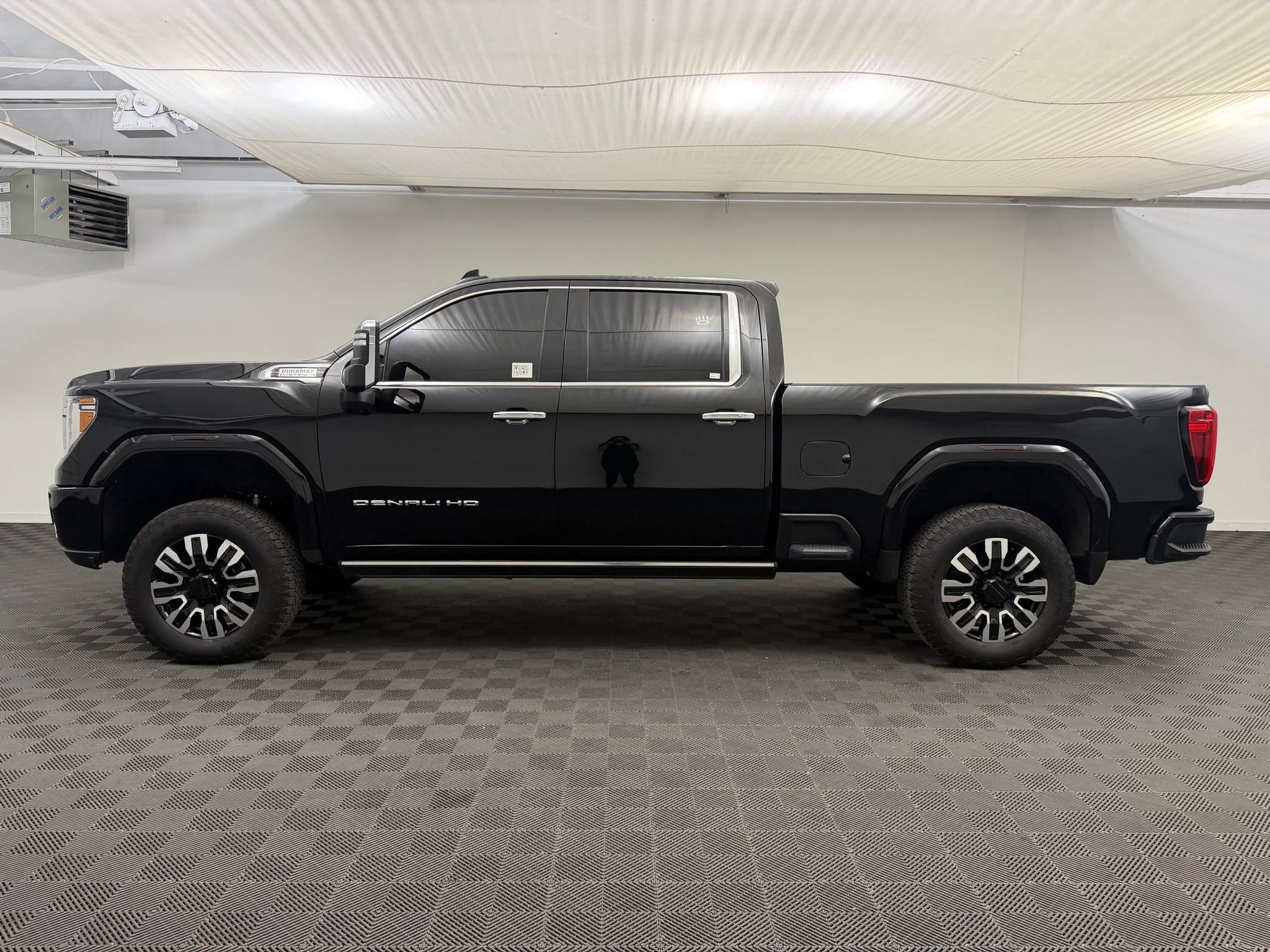 Used 2022 GMC Sierra 2500 Denali w/ Denali Ultimate Package AWD/4WD image 2