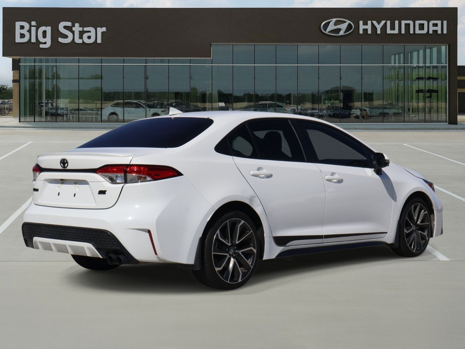 Used 2022 Toyota Corolla SE FWD image 4