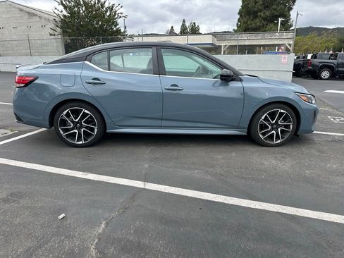 Used 2024 Nissan Sentra SR w/ SR Premium Package FWD image 5