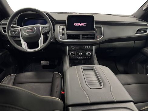 Used 2023 GMC Yukon SLT w/ SLT Luxury Package AWD/4WD image 12