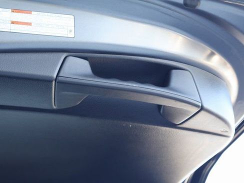 Used 2019 Toyota RAV4 Limited image 23